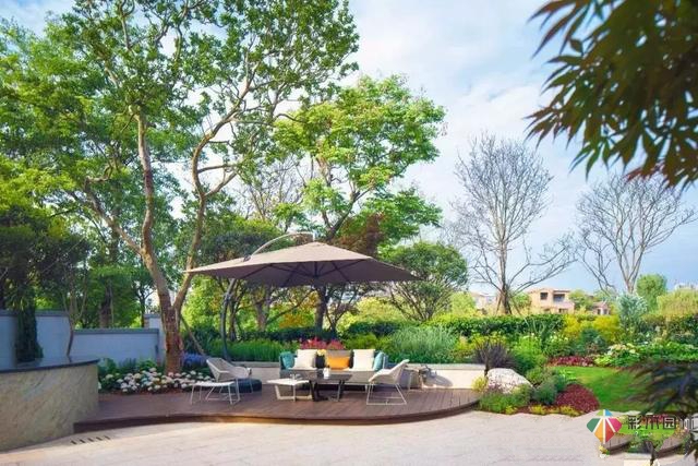 小花園，大自然”別墅庭院景觀設(shè)計(jì)