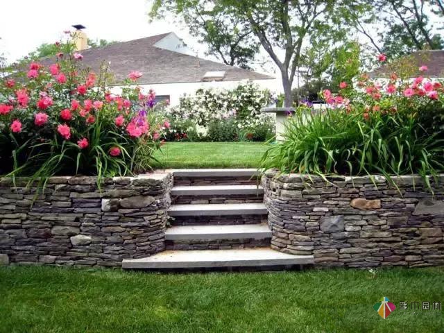 天然石材在花園設(shè)計里起到至關(guān)重要的元素!