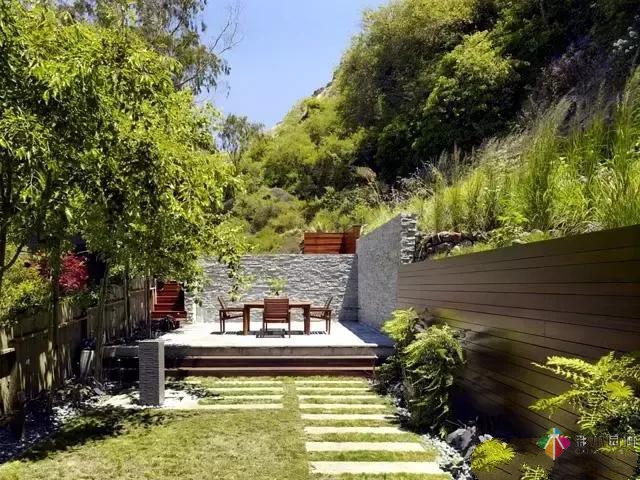 天然石材在花園設(shè)計里起到至關(guān)重要的元素!